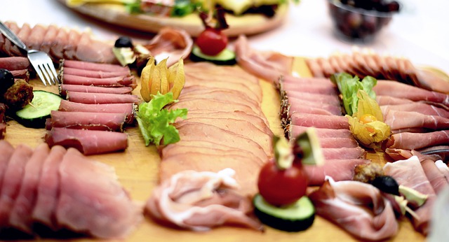 Shipping of sausages and Christmas products to European countries